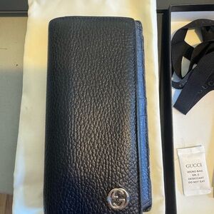 Authentic Gucci Interlocking GG Leather Continental Wallet – Black and Navy